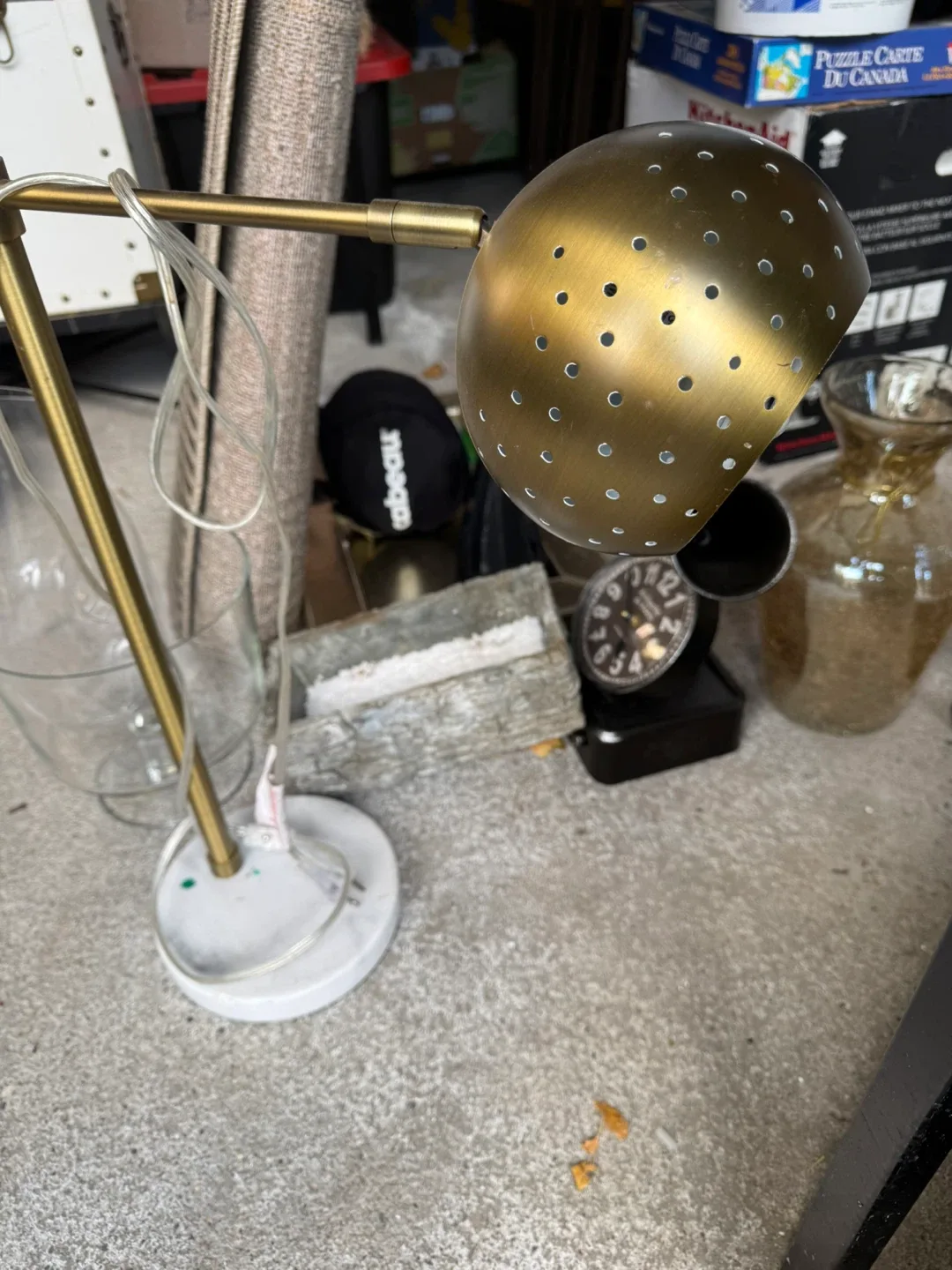 Gold Tone Globe Table Lamp image indicator(4)