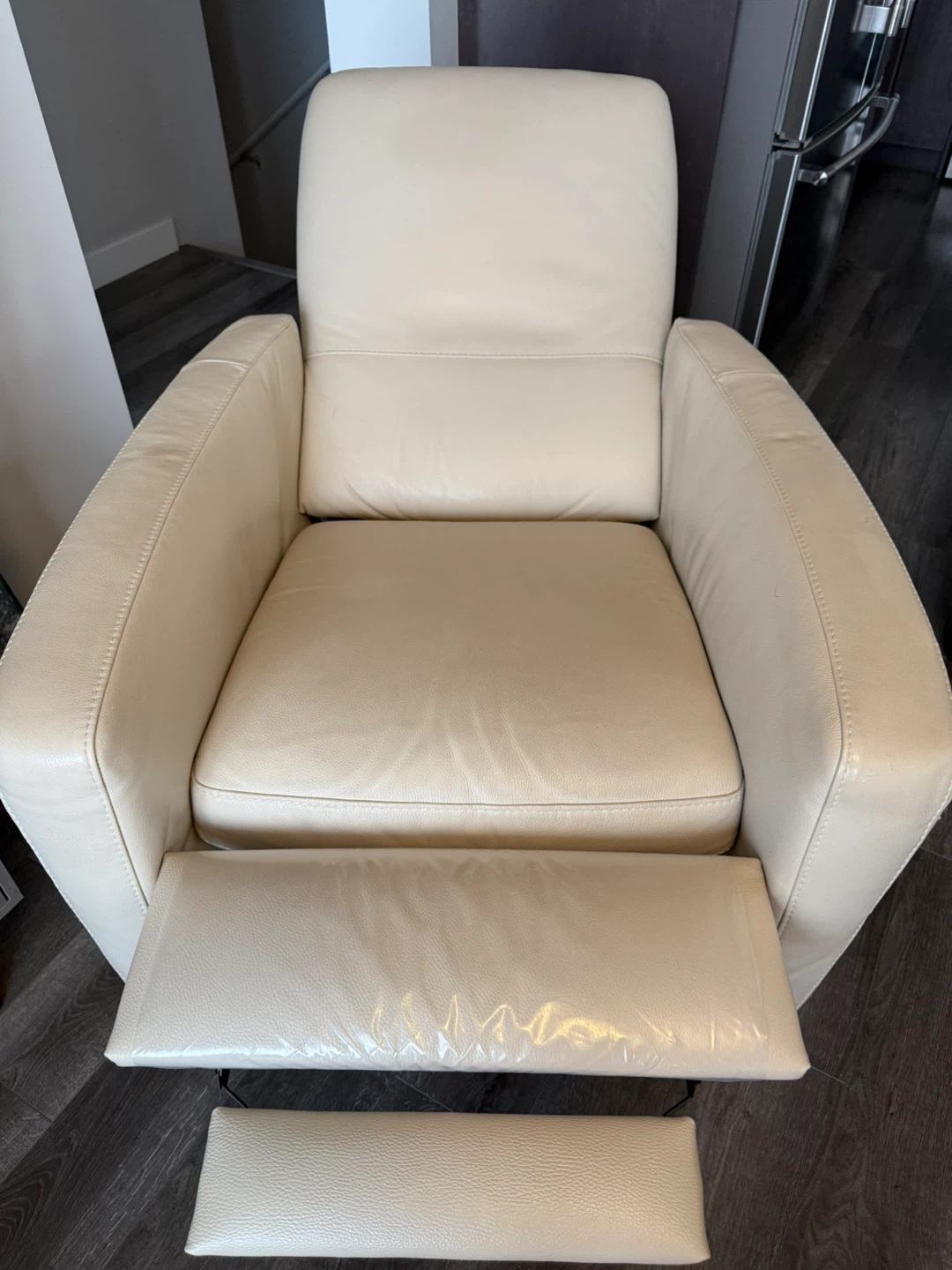 Leather Recliner Chair - Cream Colour - photo 4