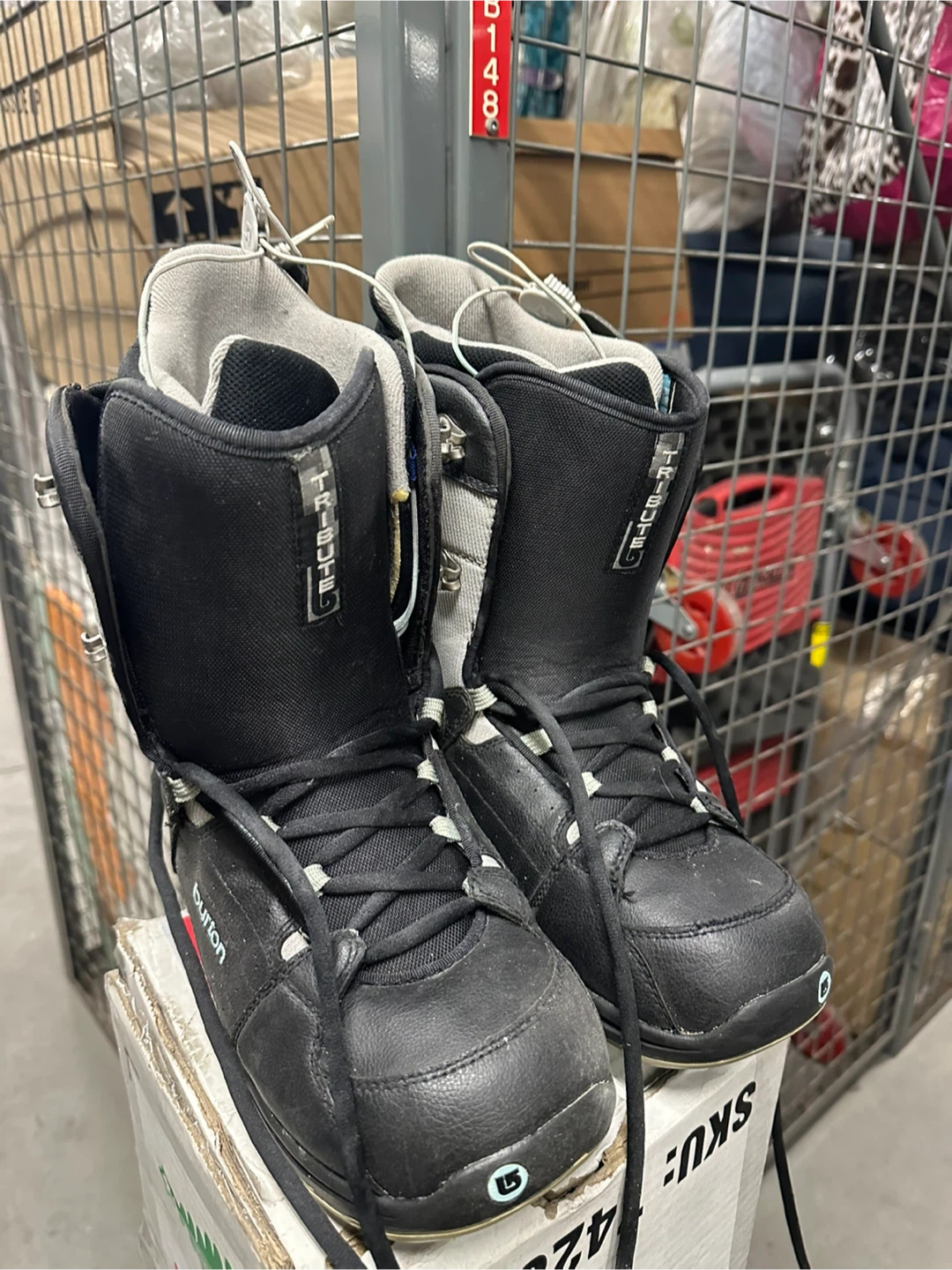 Burton Tribute Size 8 Snowboarding Shoes - photo 2
