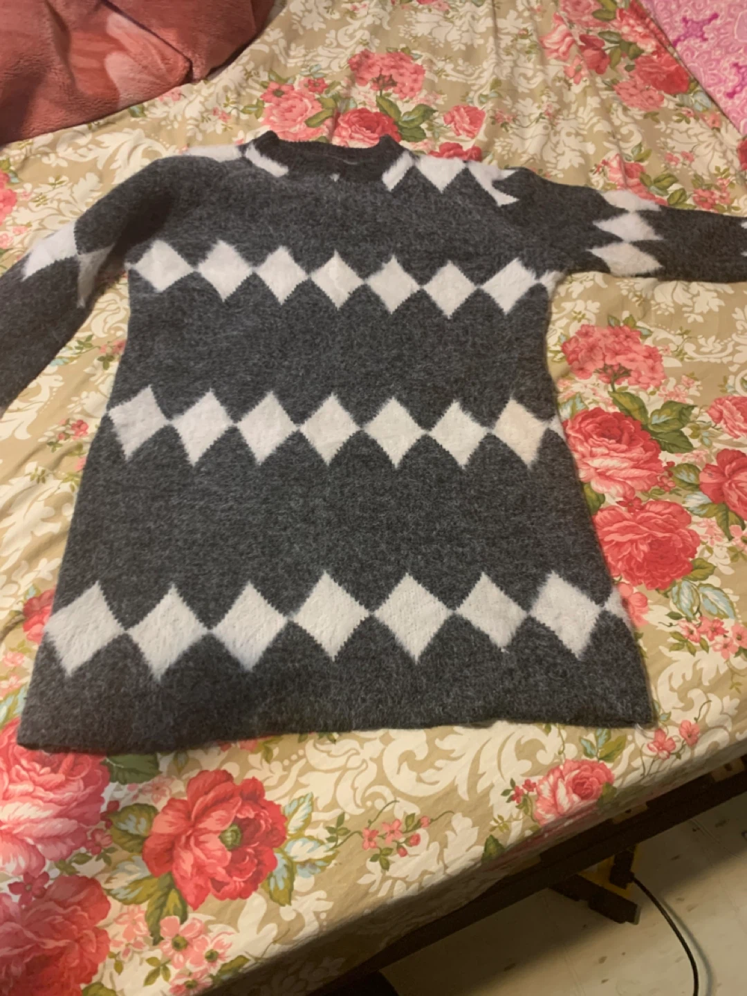 Grey & White Patterned Knit Cardigan