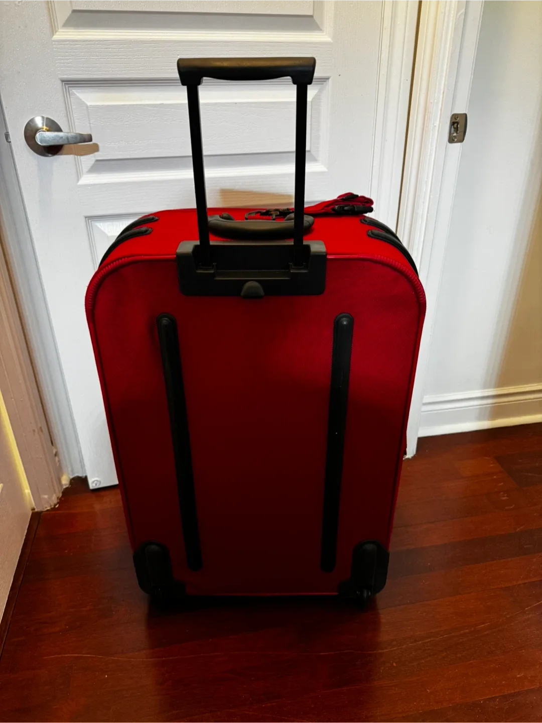 American Tourister Red Suitcase image indicator(4)