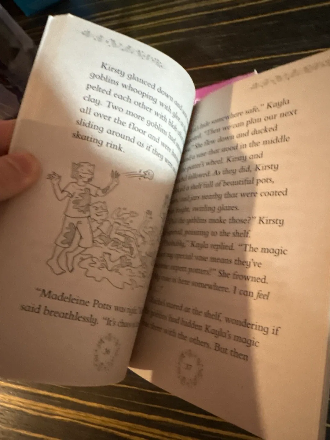 Rainbow Magic: The Magical Crafts Fairies Boxed Set image indicator(4)