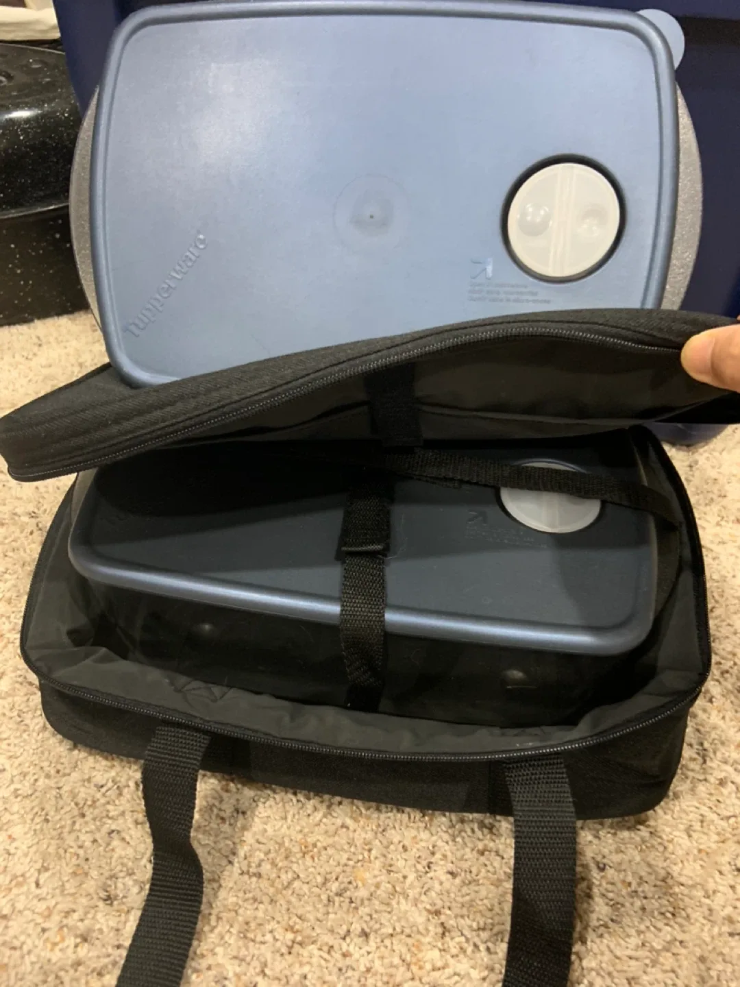 Tupperware Set with Carrier image indicator(3)