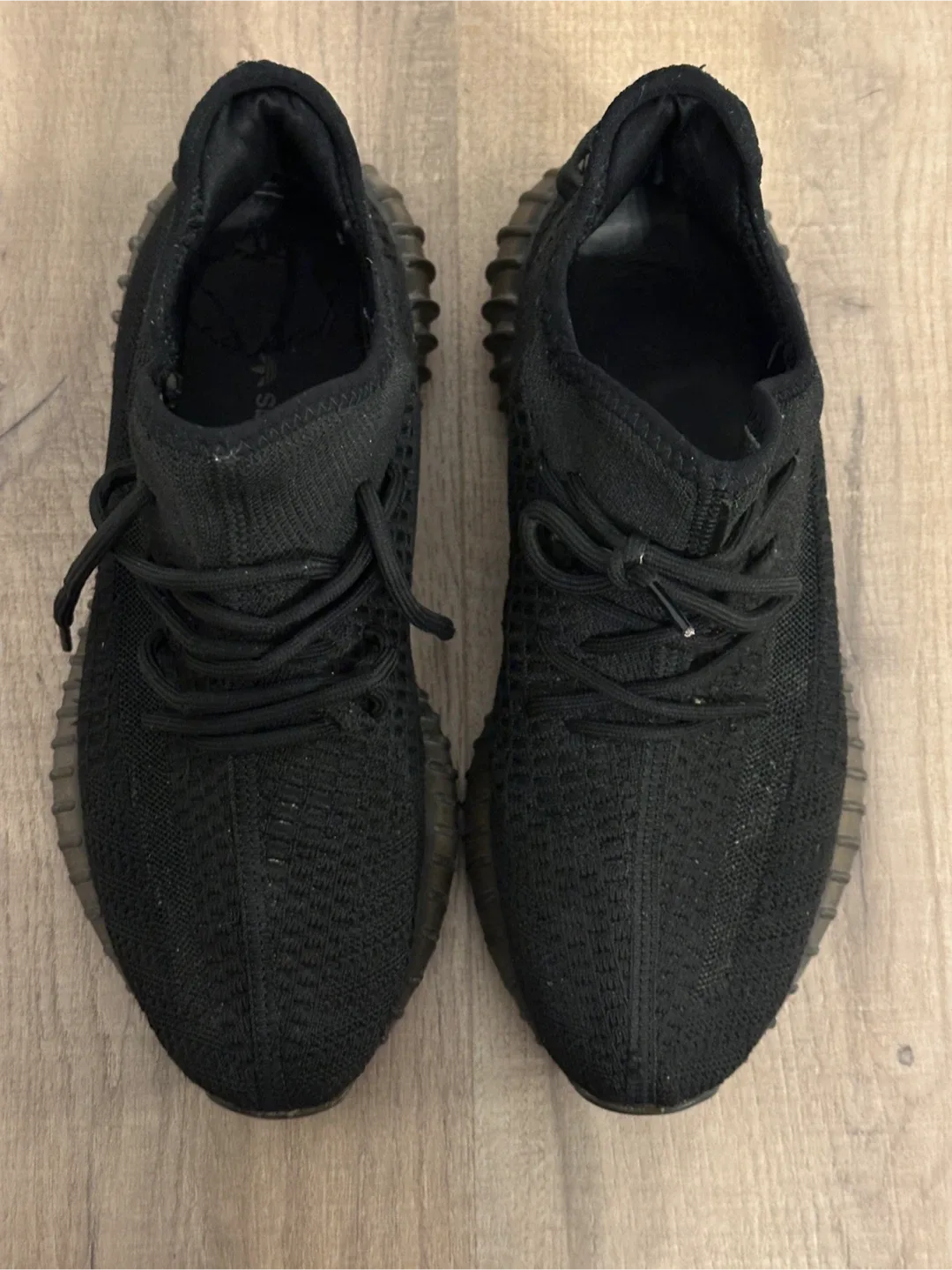 Adidas Yeezy Boost 350 V2 Black image indicator(4)