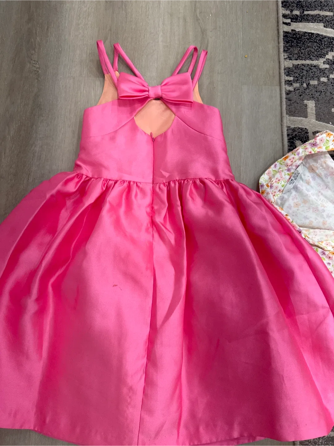 Pink Dress image indicator(2)