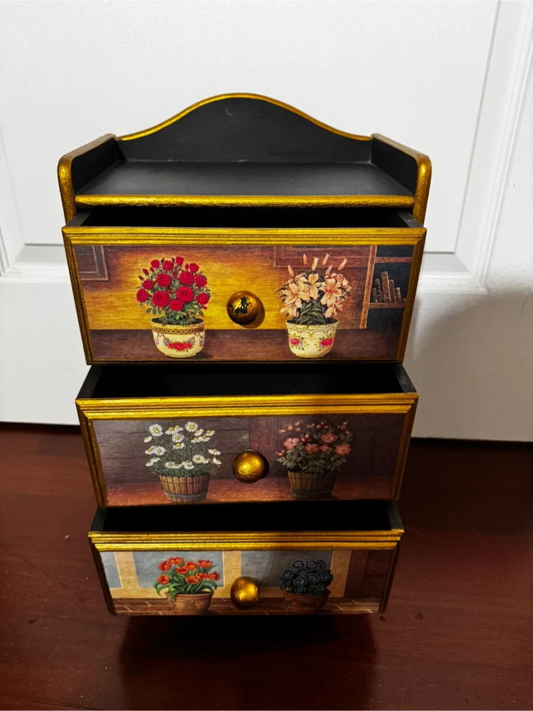 Decorative 3-Drawer Wooden Chest image indicator(3)