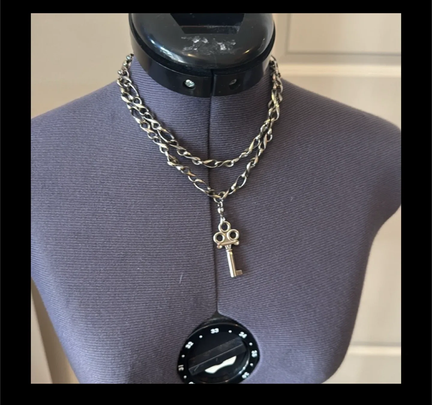 Double layered Silver Key Pendant Necklace image indicator(4)