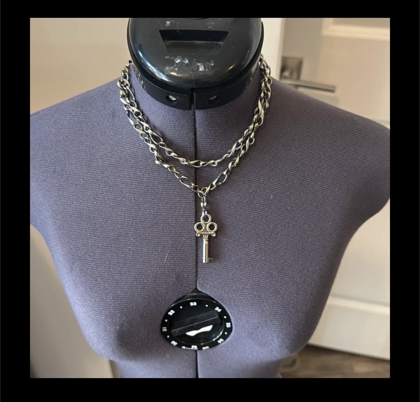 Double layered Silver Key Pendant Necklace image indicator(3)