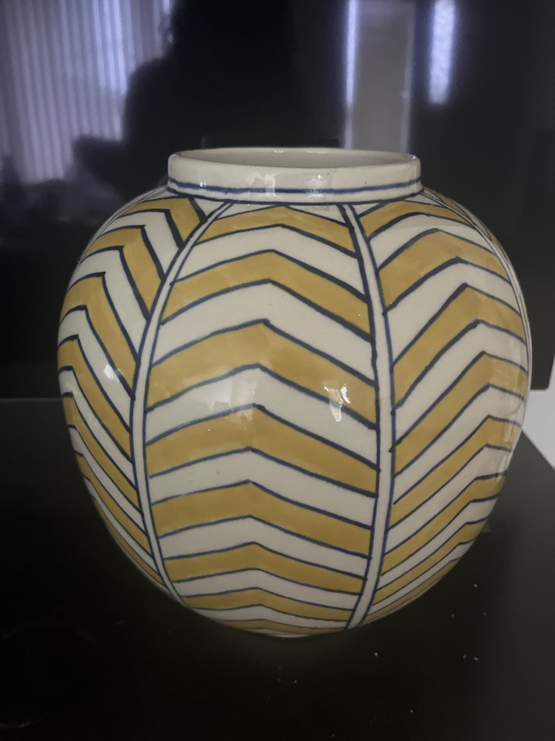 Decorative Round Vase - Yellow & White Pattern