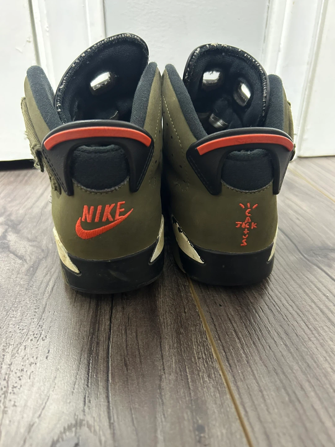 Kids Jordan 6 Retro Travis Scott Size 1 - photo 4