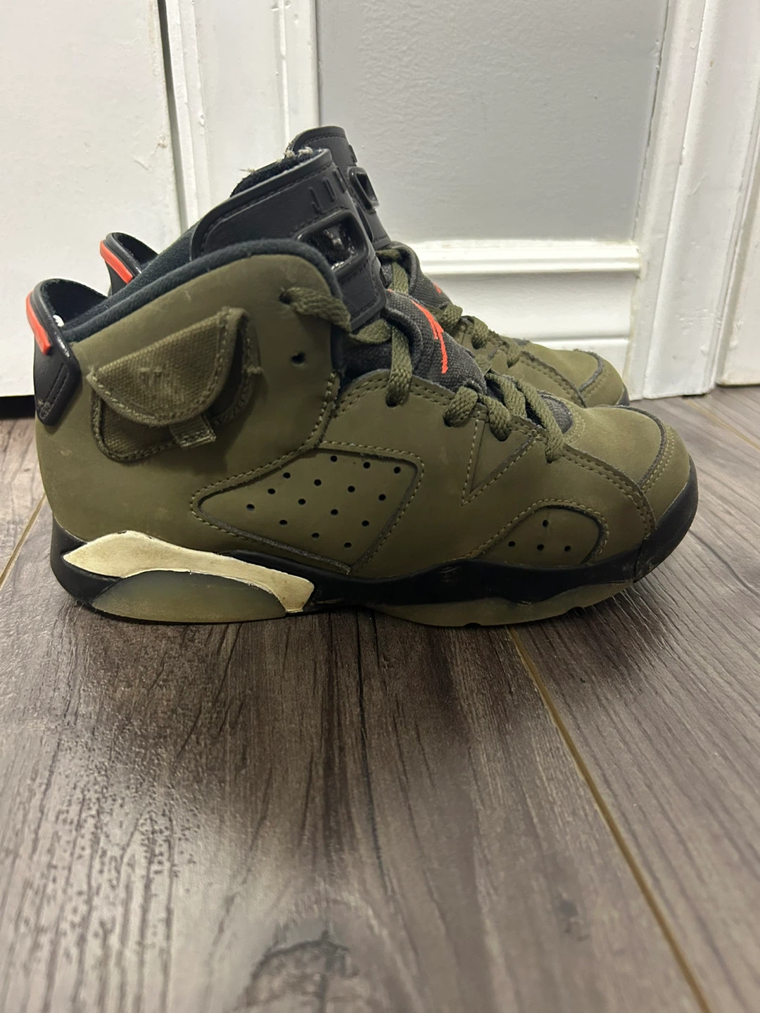 Kids Jordan 6 Retro Travis Scott Size 1