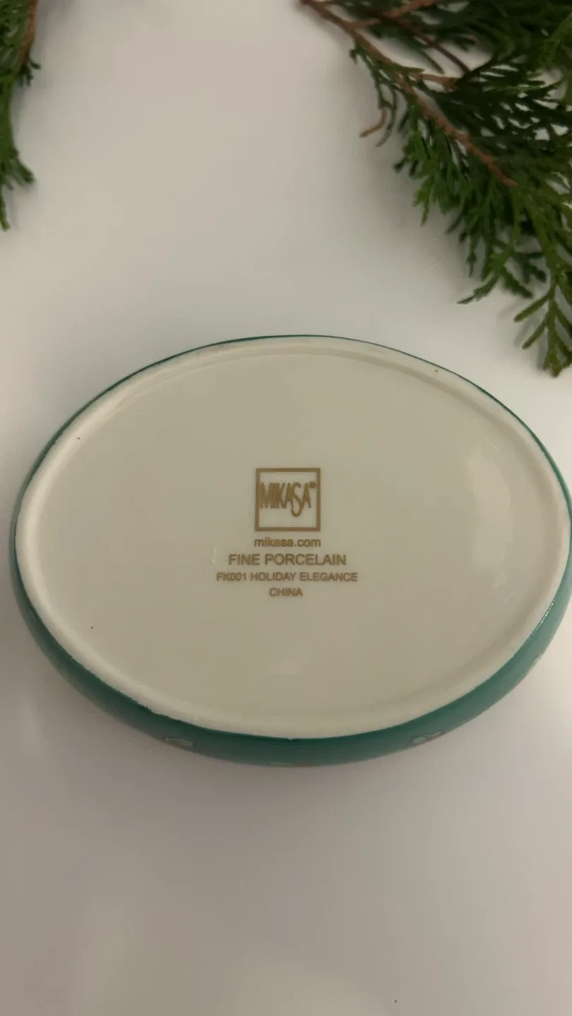 Mikasa “Holiday Elegance” Fine Porcelain Box image indicator(4)