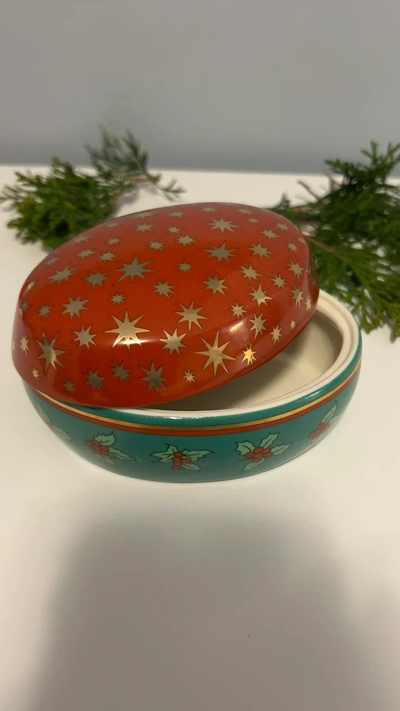 Mikasa “Holiday Elegance” Fine Porcelain Box image indicator(3)