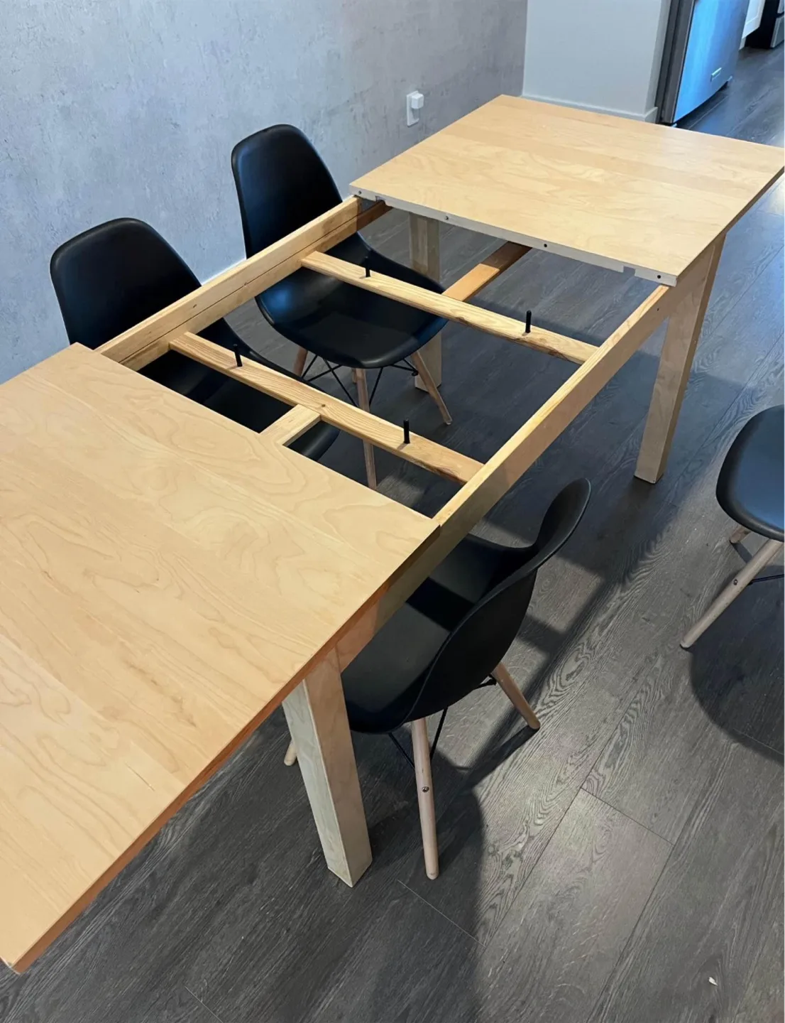 Extendable Dining Table image indicator(3)