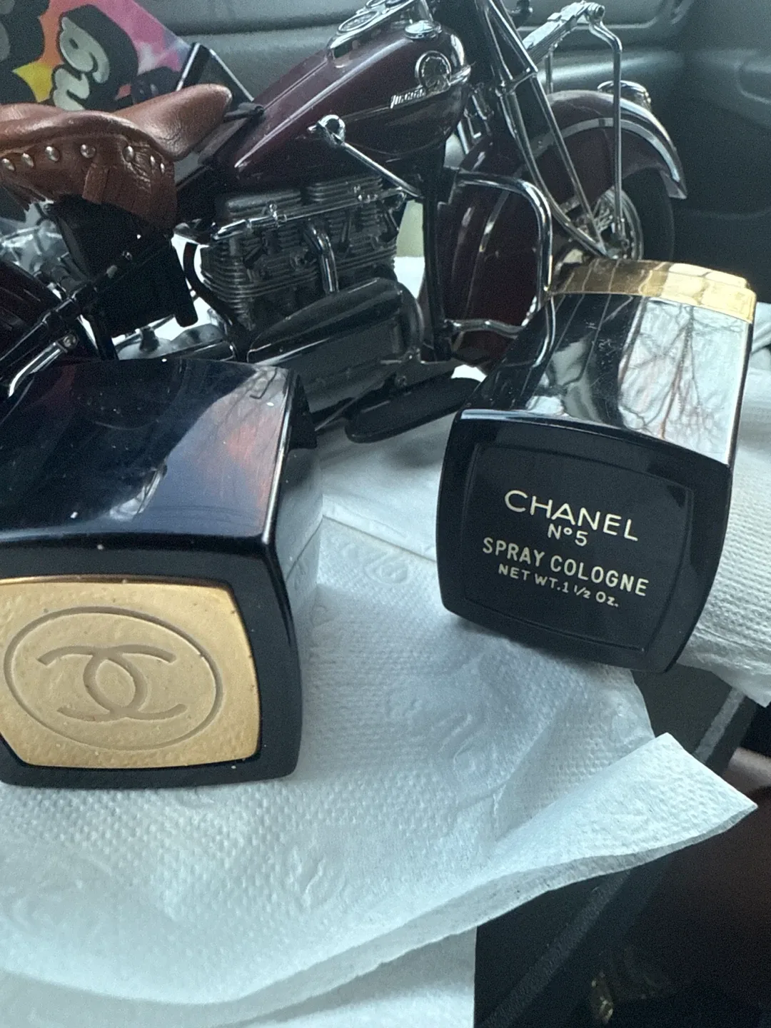 Chanel N°5 Spray Cologne 1 1/2 oz image indicator(3)