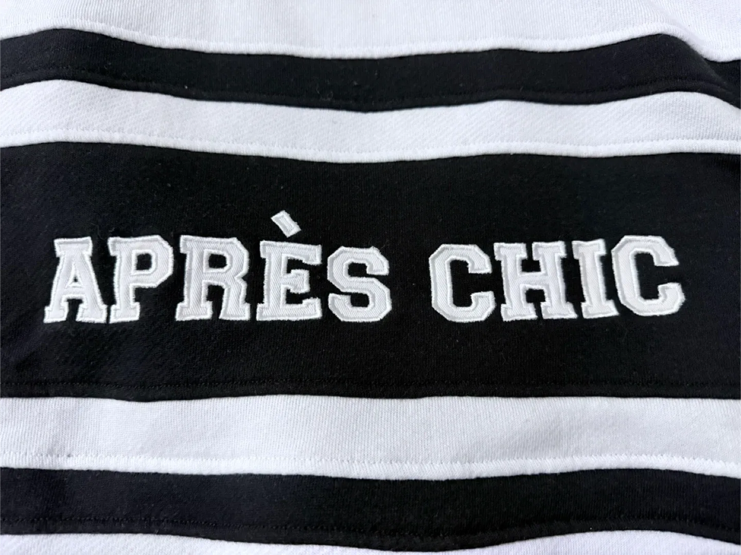 Chaser Apres Chic Sweatshirt in black and white image indicator(6)