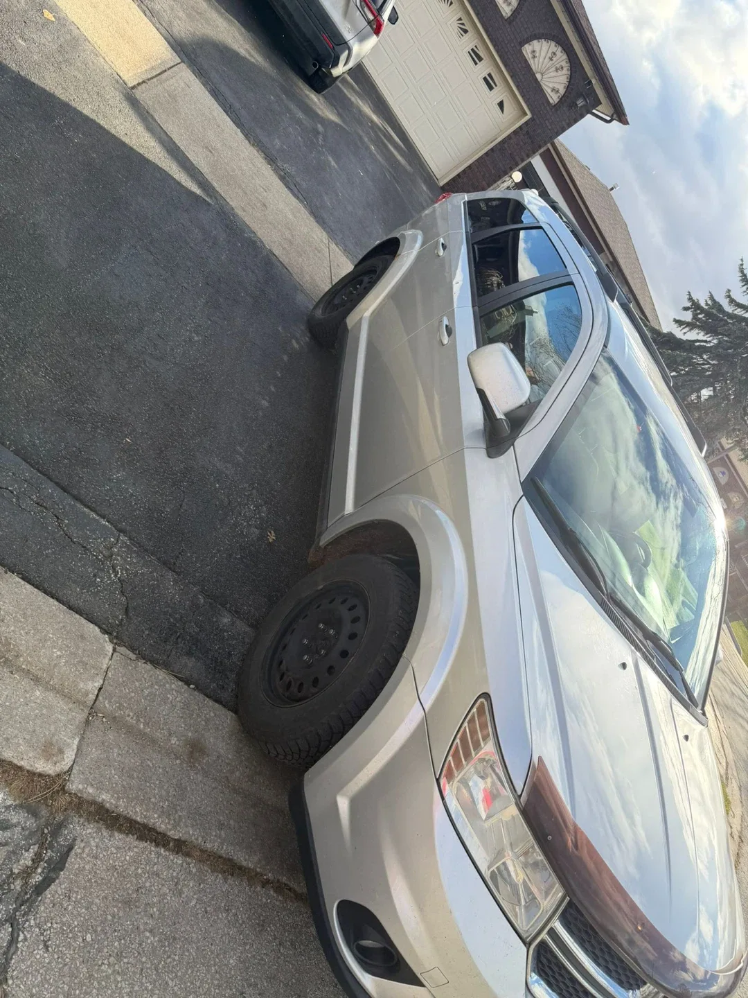 Silver Dodge Journey image indicator(6)