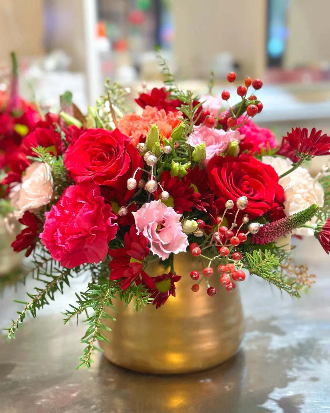 Christmas arrangements custom made Flower Arrangement image indicator(3)