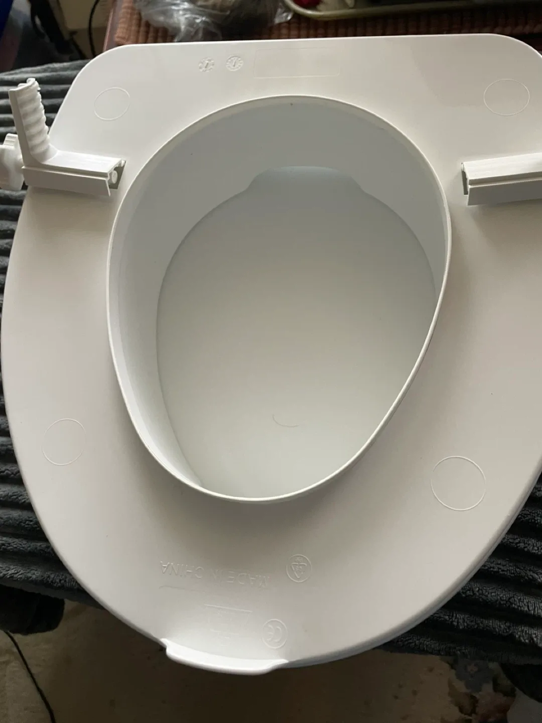 4” raised toilet seat image indicator(4)