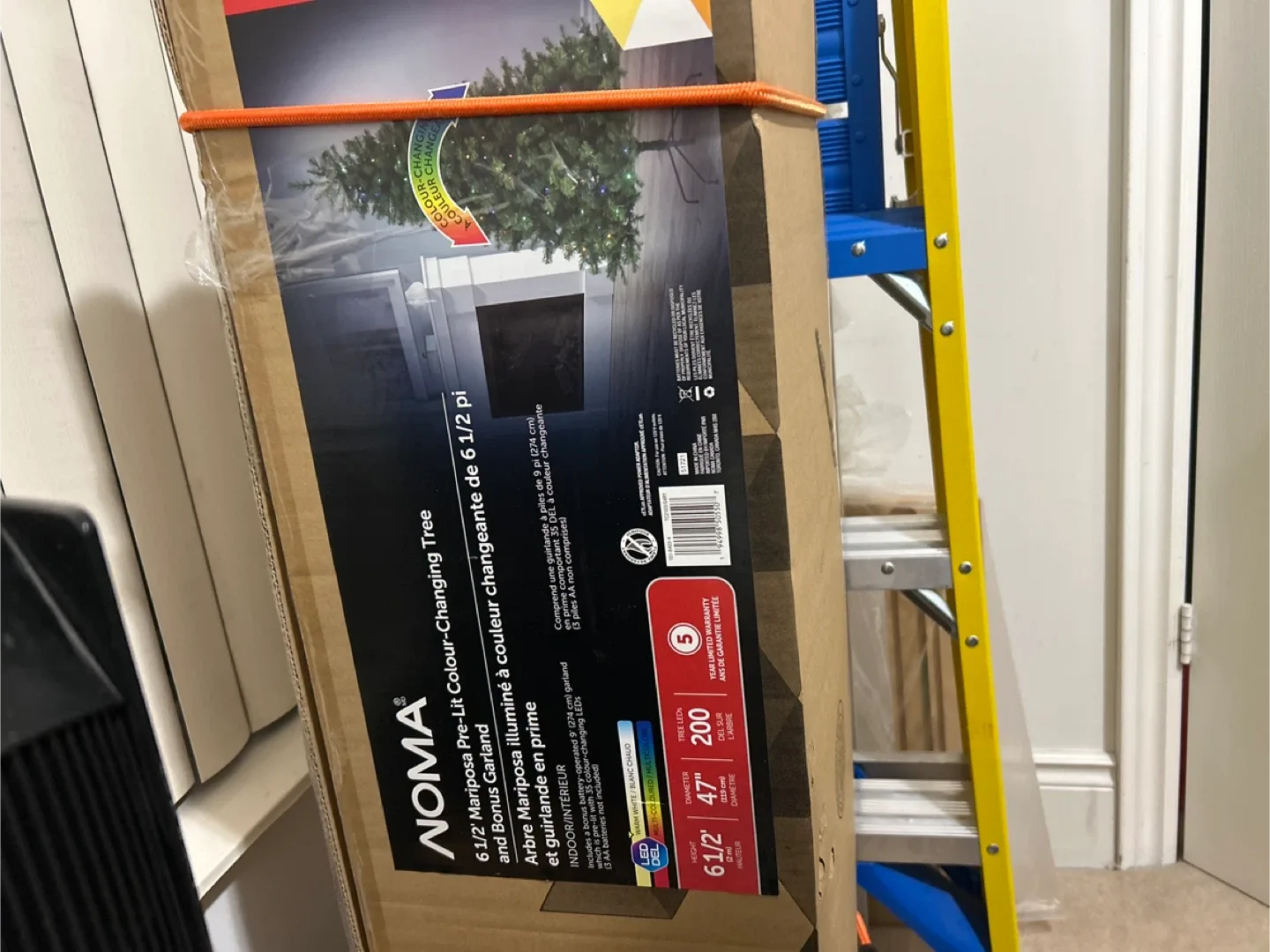 NOMA 6 1/2' Pre-Lit Colour-Changing Tree image indicator(2)