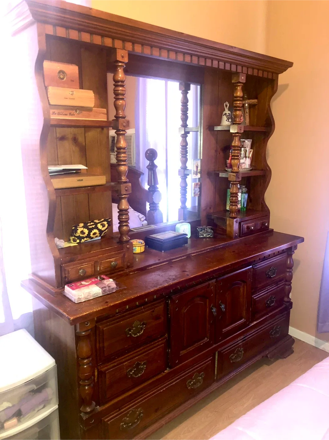 Queen early American bedroom set image indicator(2)