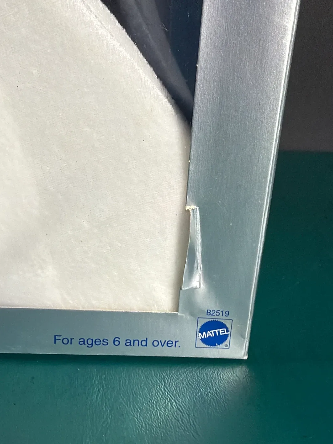 Holiday Visions Barbie Winter Fantasy 2003 Special Edition image indicator(9)