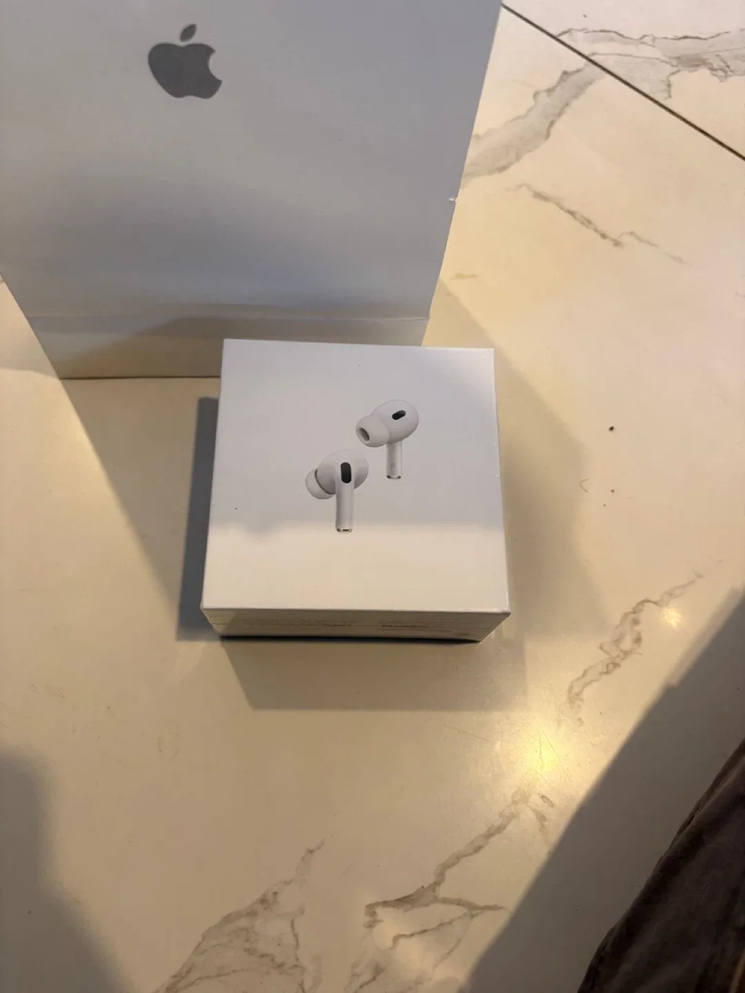 New Apple AirPods Pro (2nd generation) image indicator(4)