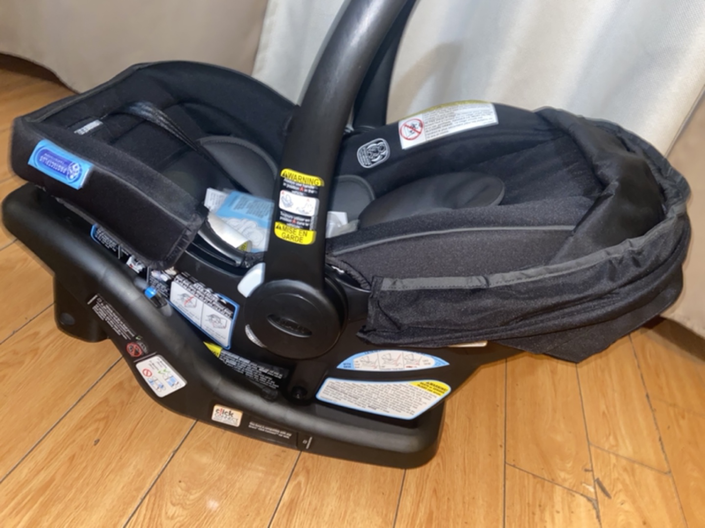 Graco SnugRide 35 Lite LX Infant Car Seat - Black - photo 2