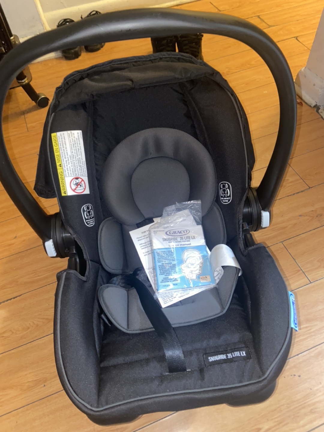Graco SnugRide 35 Lite LX Infant Car Seat - Black - photo 4