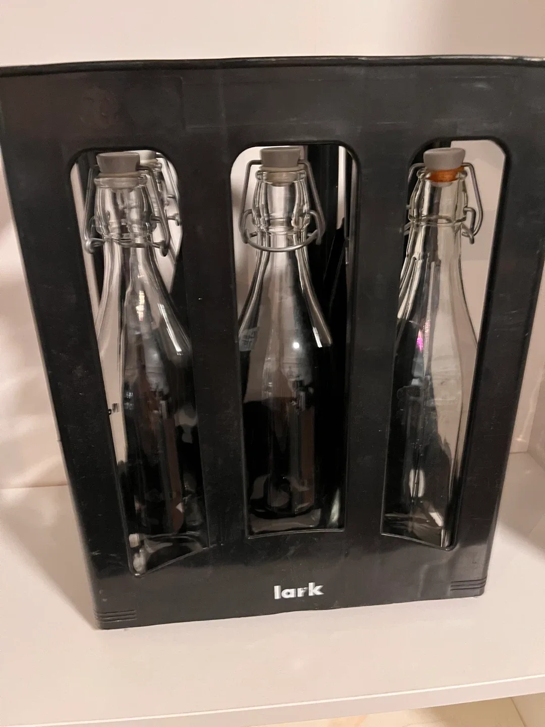 Swing Top Glass Bottles with Carrier x5 image indicator(4)