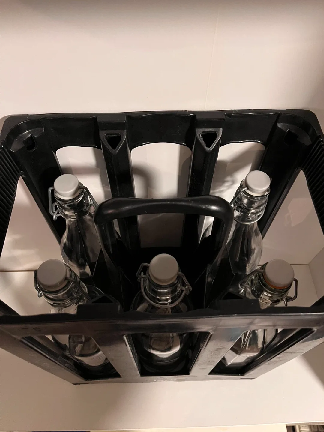 Swing Top Glass Bottles with Carrier x5 image indicator(3)