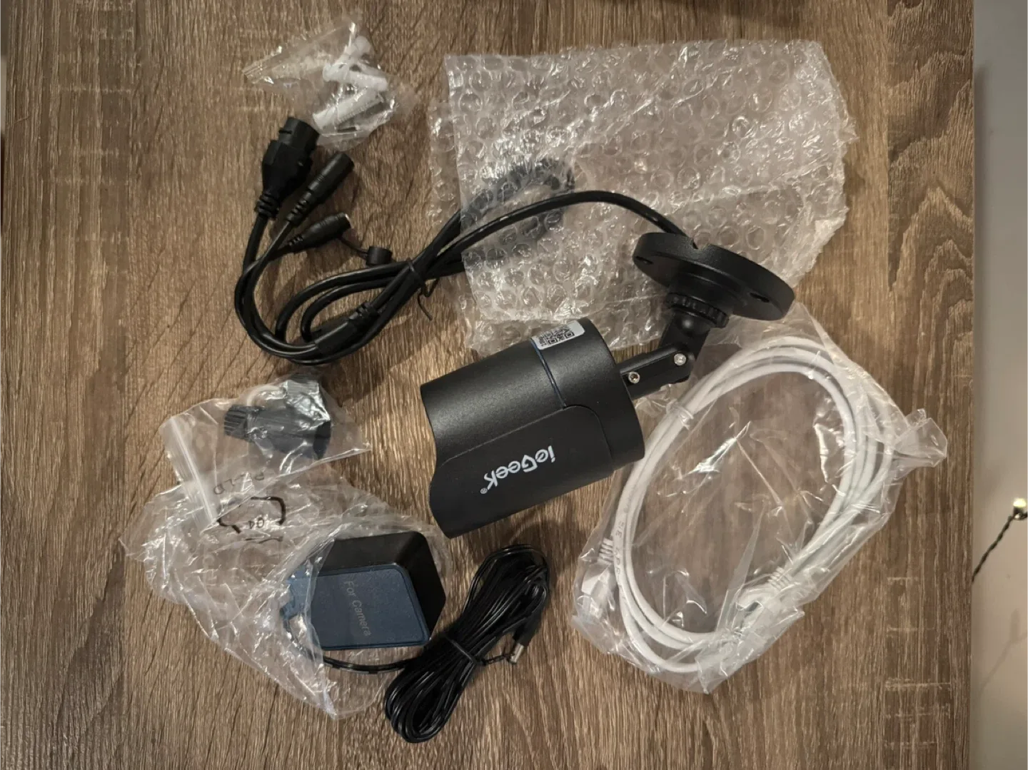 ieGeek IG62 Outdoor Security Camera - New in Box image indicator(2)