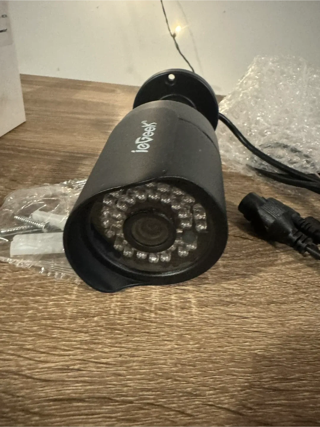 ieGeek IG62 Outdoor Security Camera - New in Box image indicator(4)