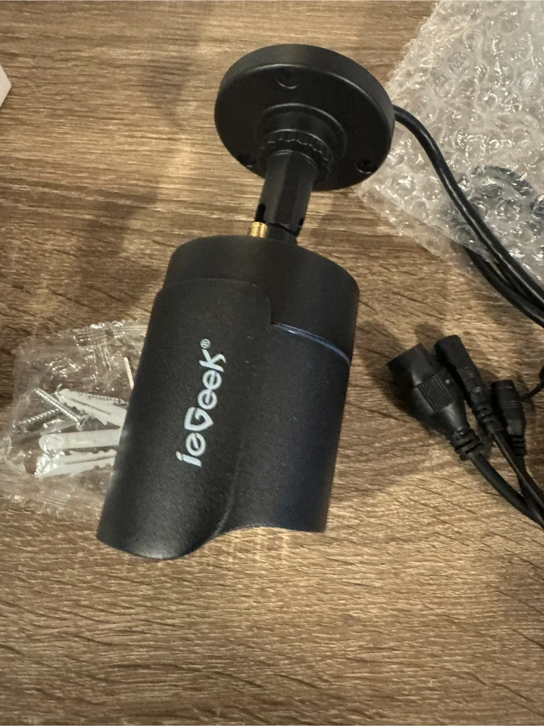 ieGeek IG62 Outdoor Security Camera - New in Box image indicator(3)