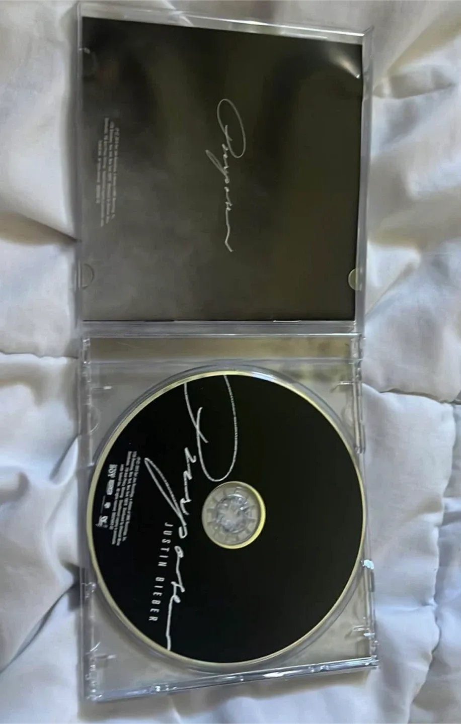 Justin Bieber CD image indicator(3)