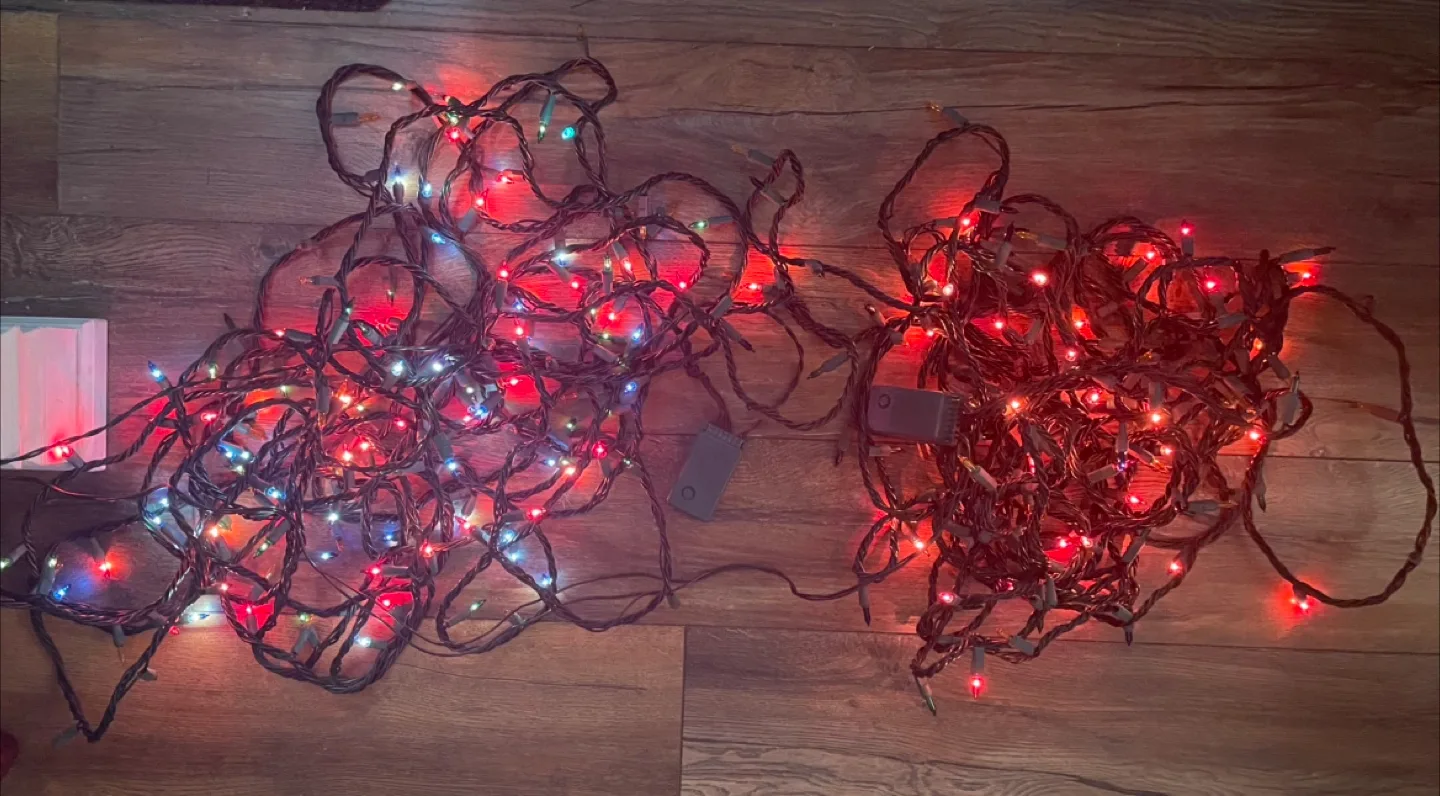6 Ft Christmas Tree + Lights image indicator(3)