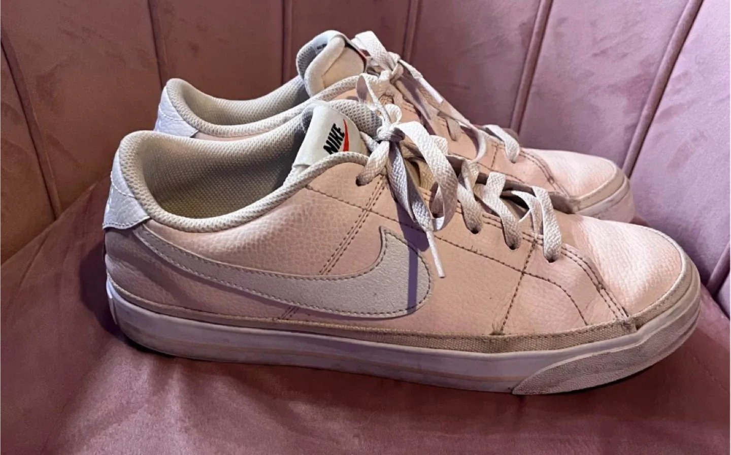 Nike shoes size 9.5 W image indicator(2)