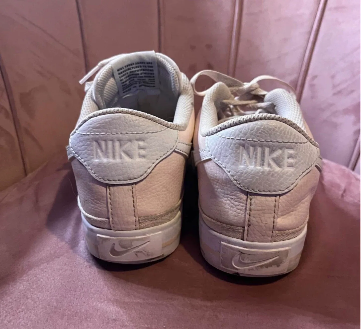 Nike shoes size 9.5 W image indicator(3)