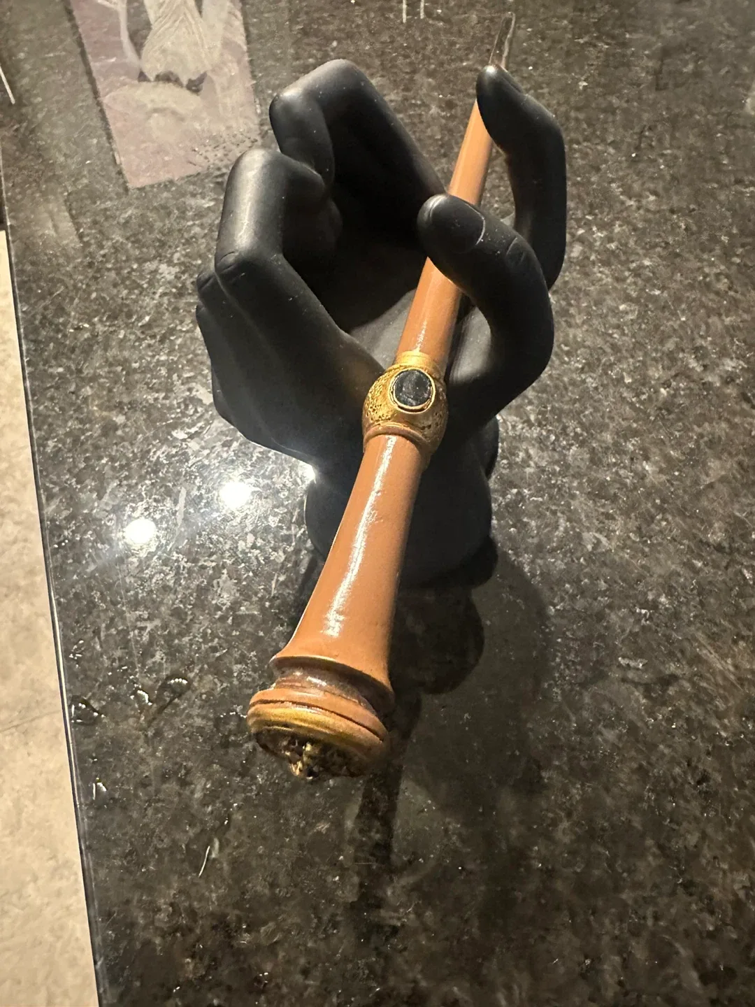 Harry Potter Wand with Display Stand image indicator(2)