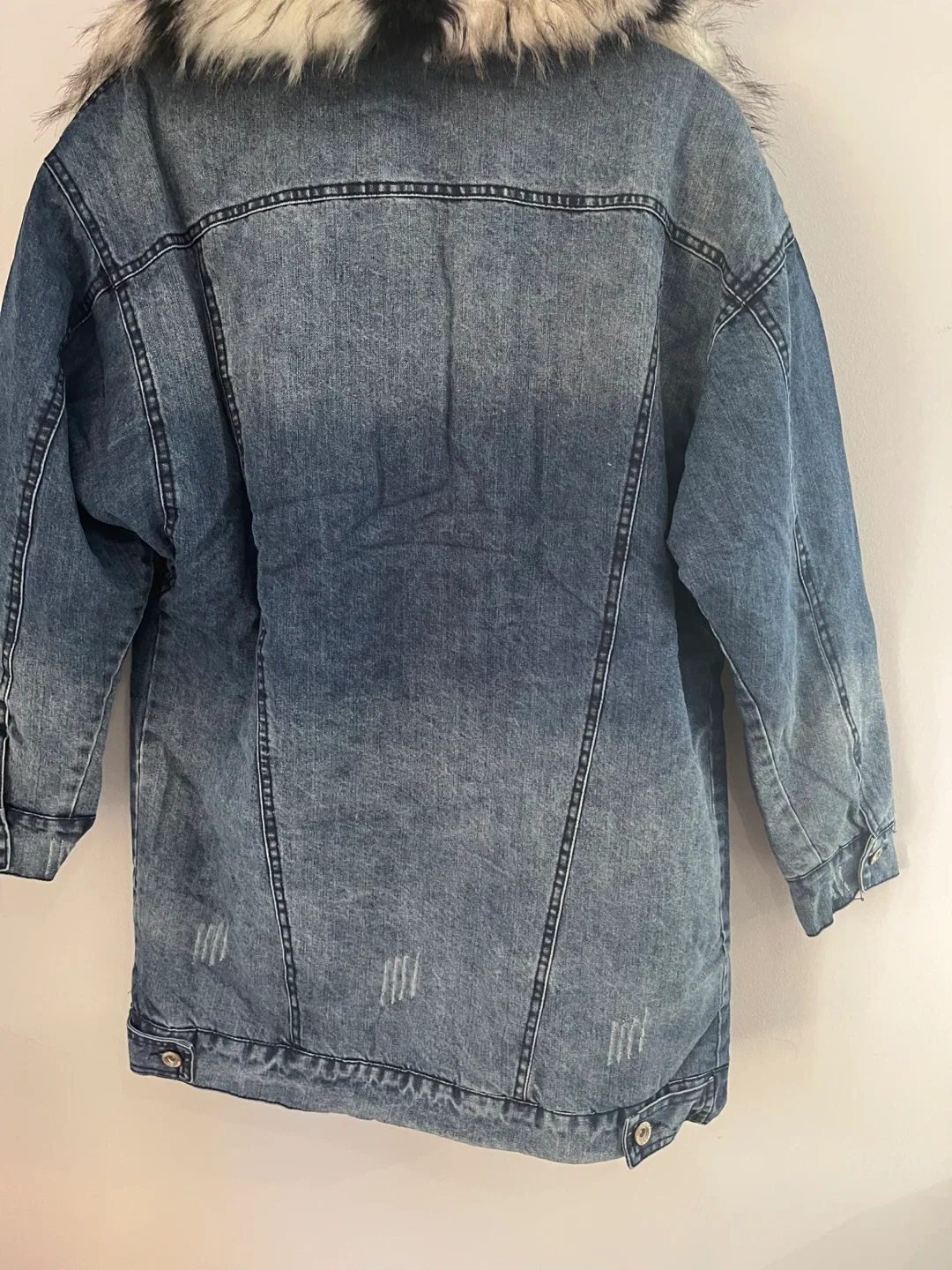 Denim Jacket with Faux Fur Collar & Rose Embroidery image indicator(4)