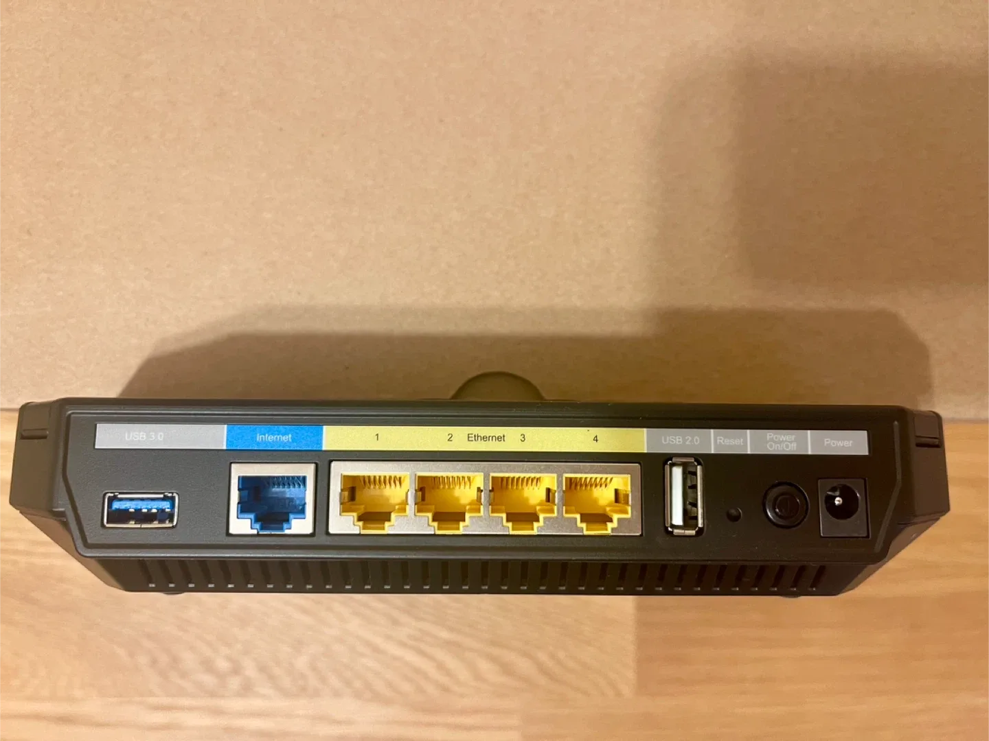 TP-Link Archer C4000 MU-MIMO Tri-Band Router image indicator(2)