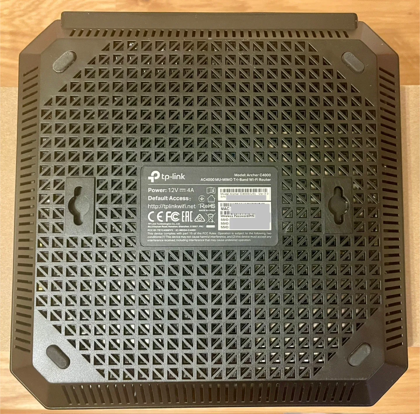 TP-Link Archer C4000 MU-MIMO Tri-Band Router image indicator(3)