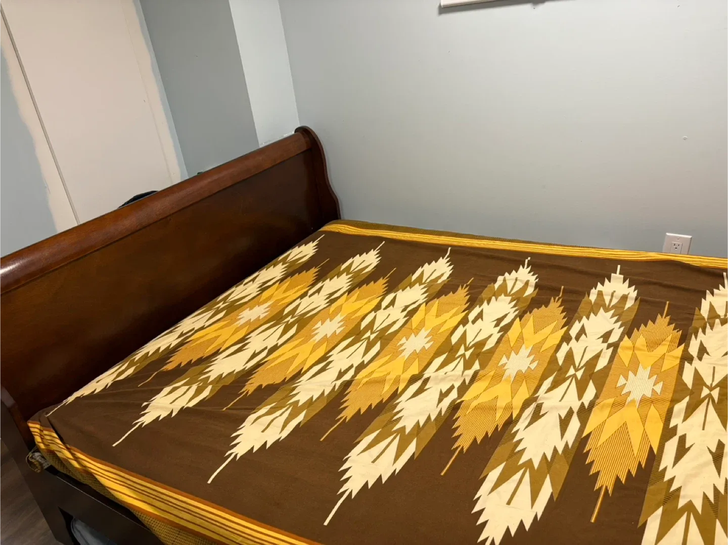 Wooden Sleigh Bed Frame image indicator(3)