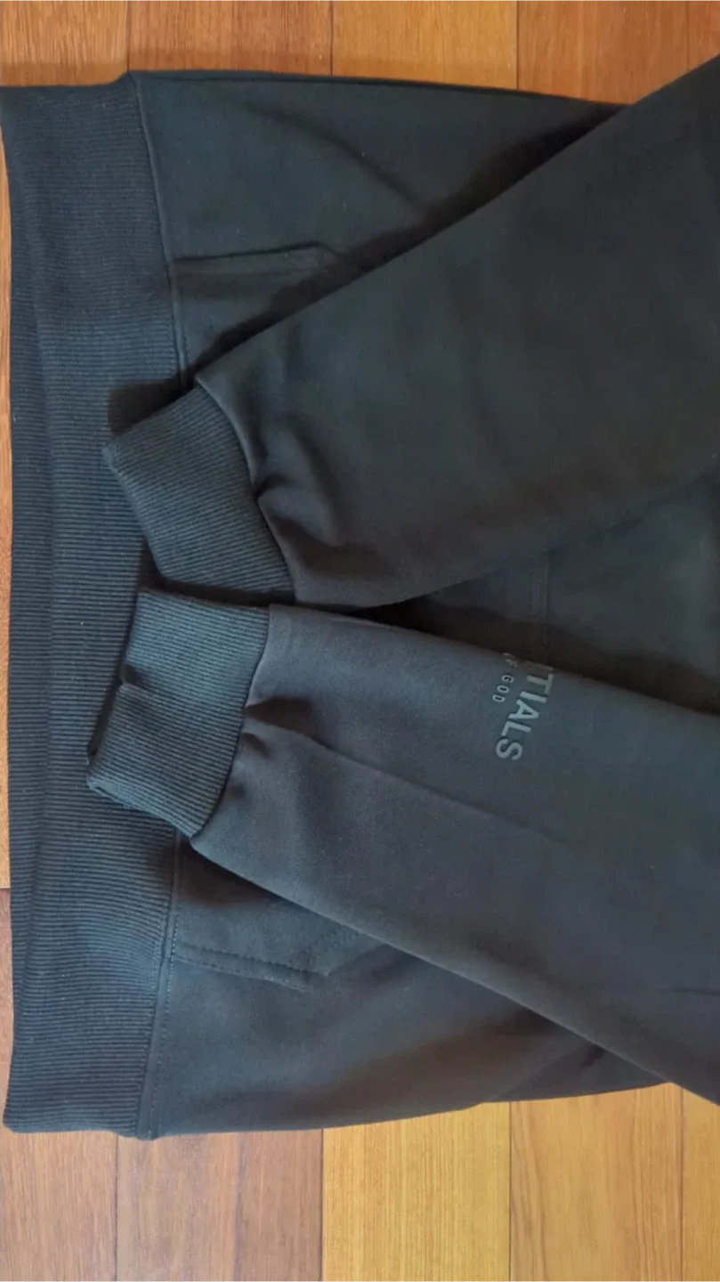 Essentials Hoodie black image indicator(3)