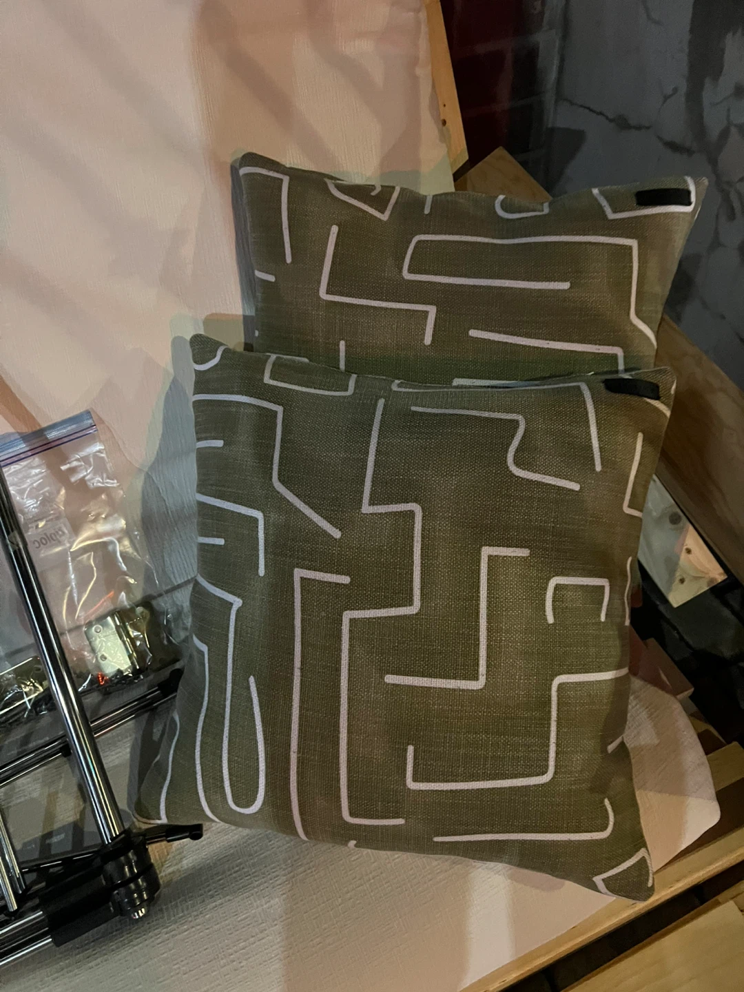Futon & Article Pillows - photo 4