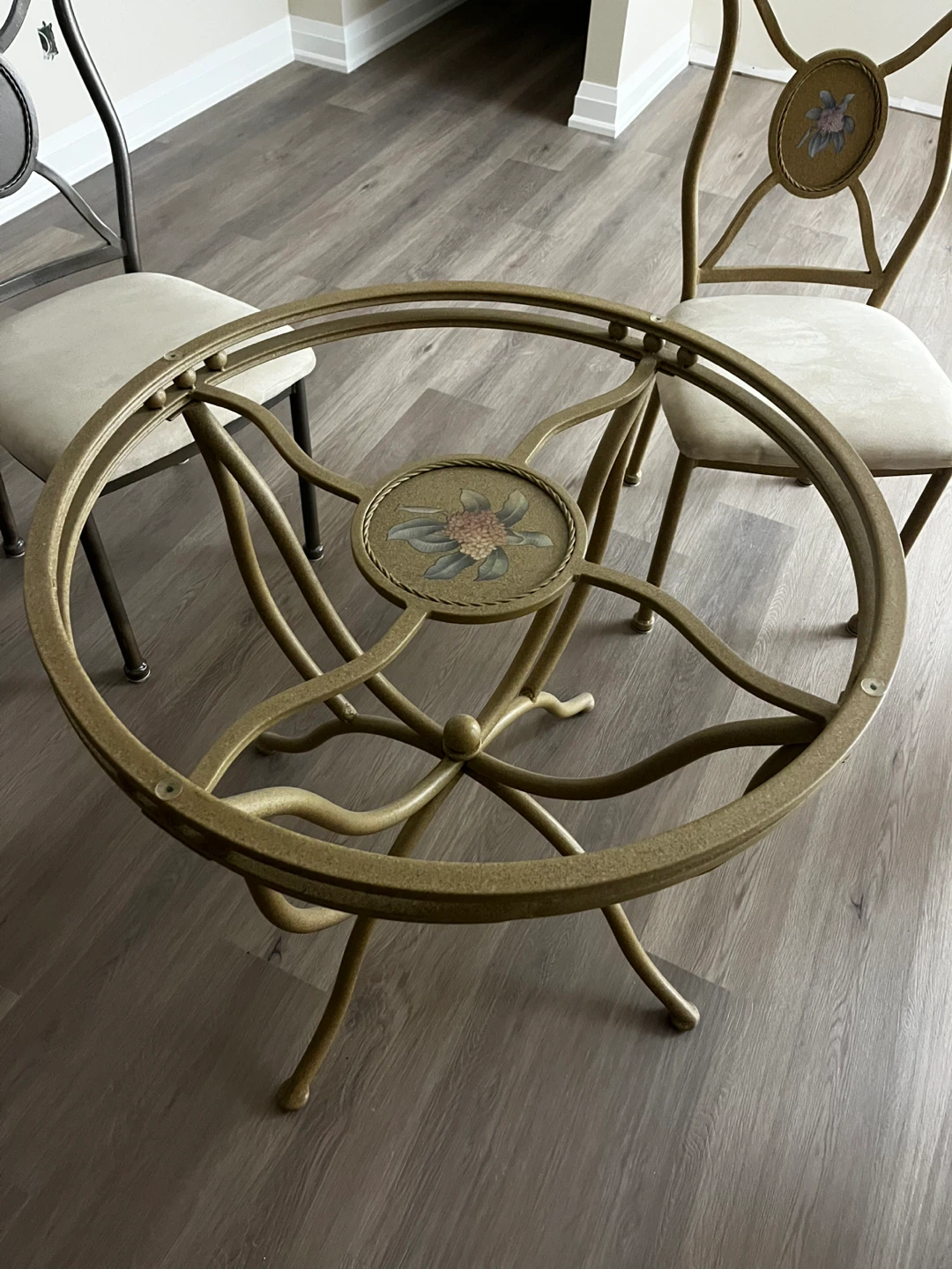 Need it to go ASAP: Dining table & chairs FOR SALE - photo 2