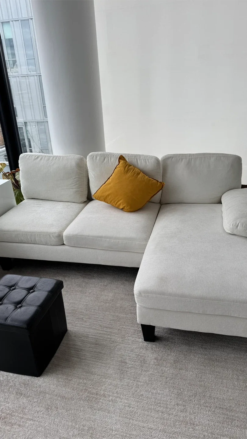 White Sectional Sofa with Chaise Lounge image indicator(4)