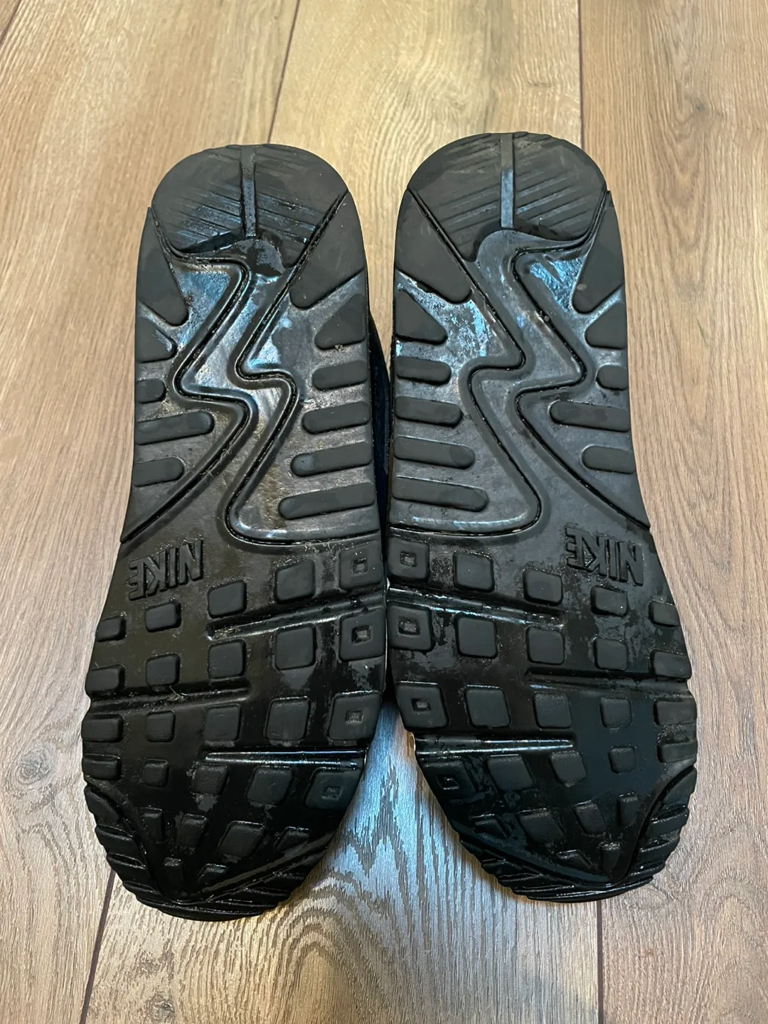 Nike Air Max 90 Sneakers - Black, size 9 image indicator(2)