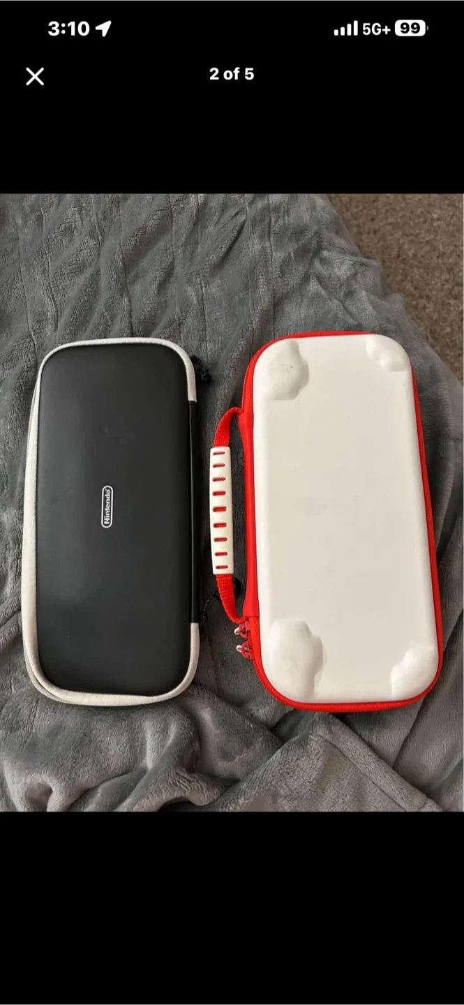 2 Nintendo Switch Carrying Cases image indicator(2)