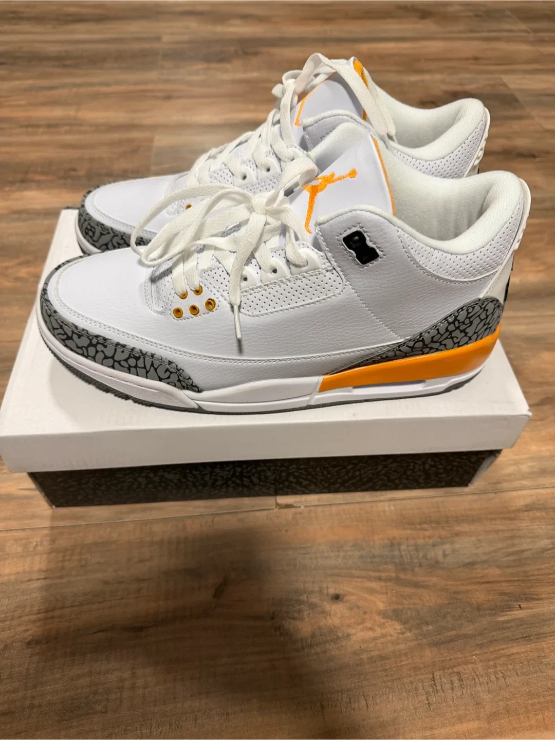 Jordan 3 Retro White/Orange Shoes - Brand New! image indicator(3)